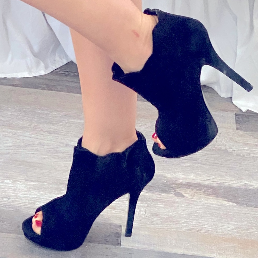 Steve madden black booties high heel open toe like new